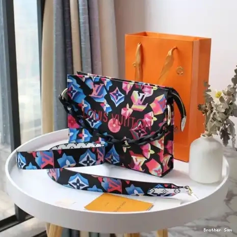 Brother Sam Yupoo Bags LV 205B570044 0822
